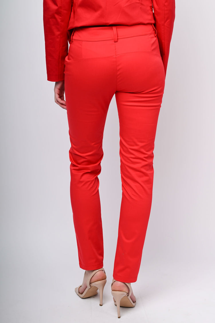 Pantaloni a sigaretta