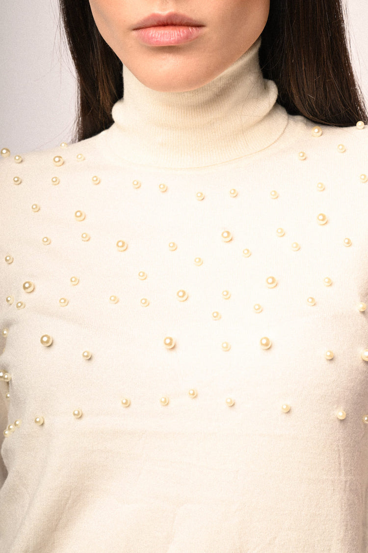 Dolcevita con perle decorative