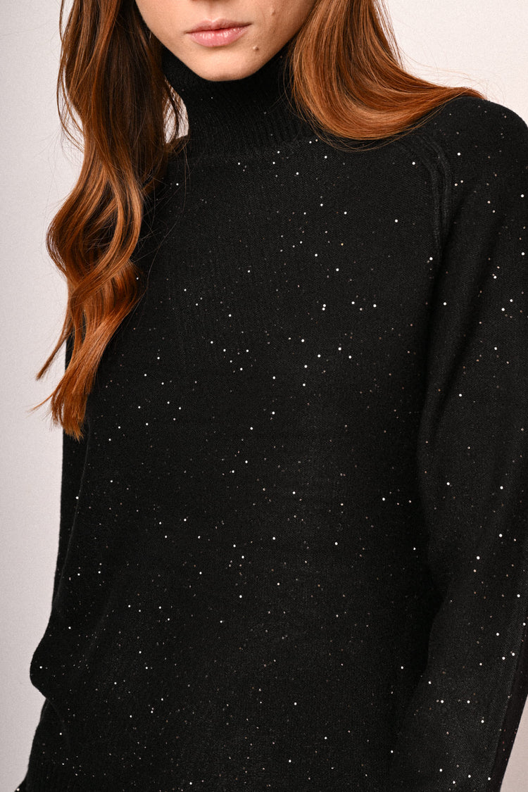Dolcevita con mini paillettes all-over