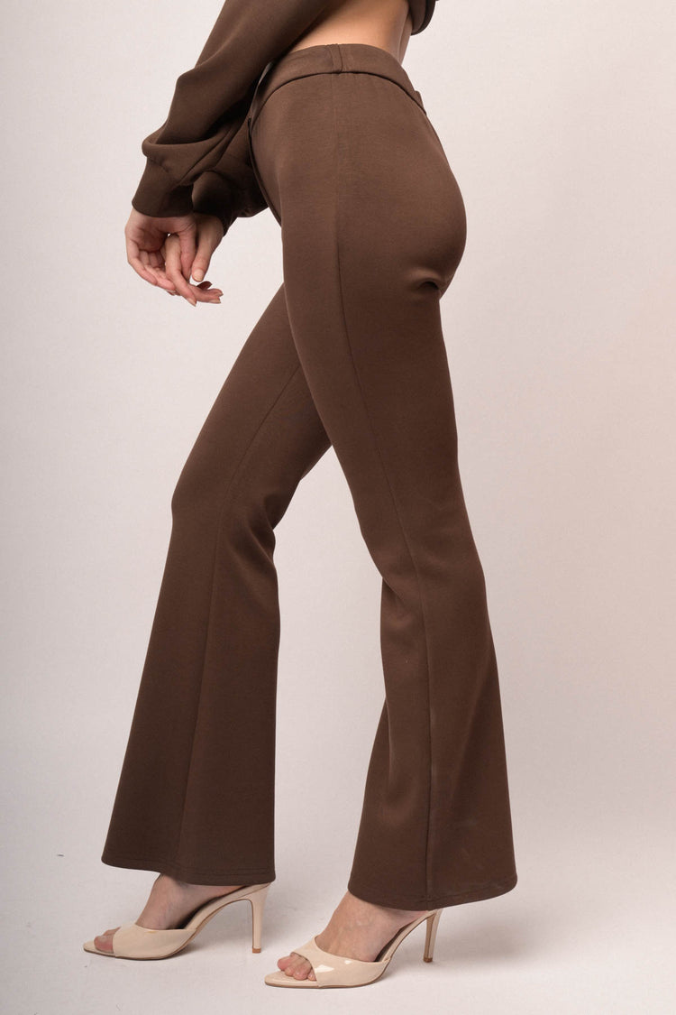 Pantaloni in jersey felpato cioccolato a gamba svasata