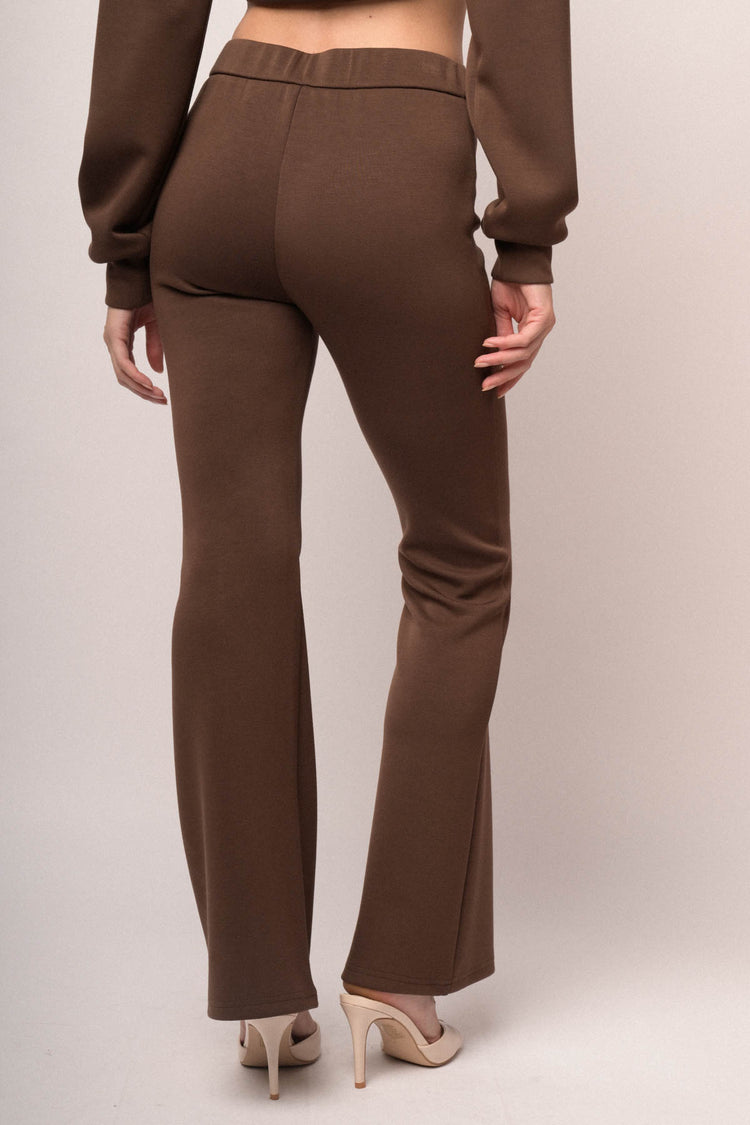Pantaloni in jersey felpato cioccolato a gamba svasata