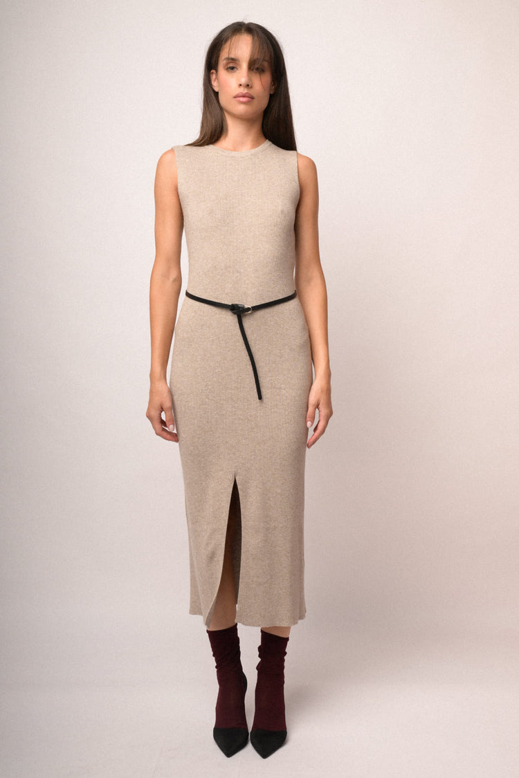 Abito midi in maglia beige con cintura