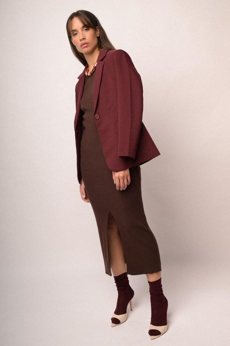 Abito midi in maglia cioccolato con cintura