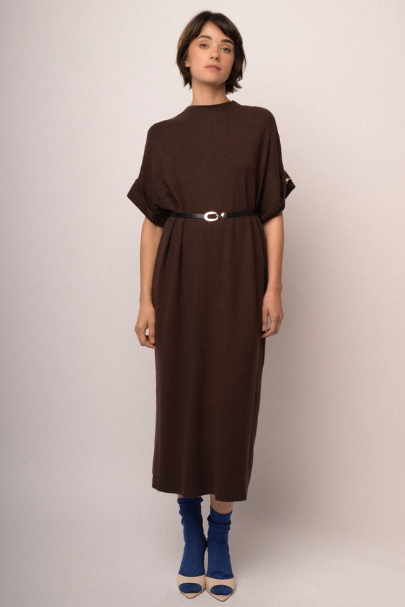 Abito midi in maglia cioccolato con cintura
