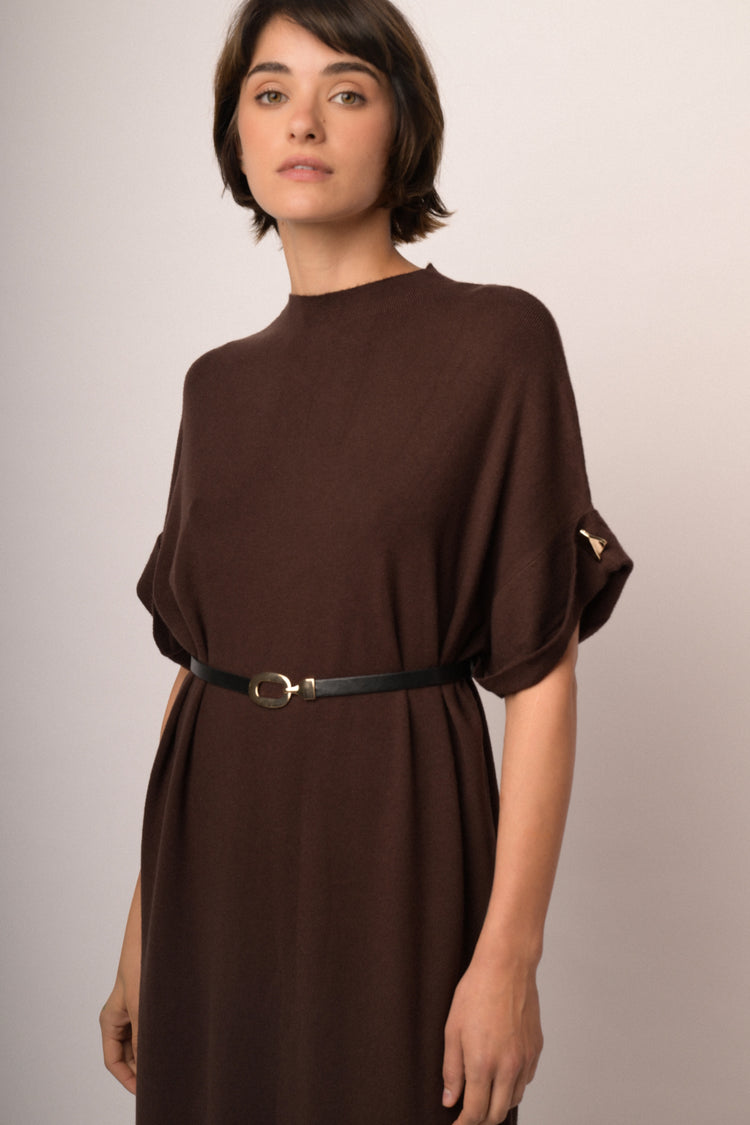 Abito midi in maglia cioccolato con cintura