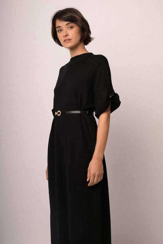 Abito midi in maglia nera con cintura