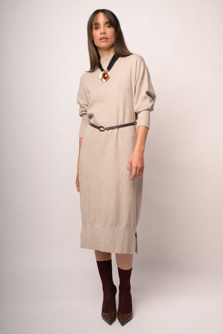 Abito midi e oversize in maglia tortora con cintura