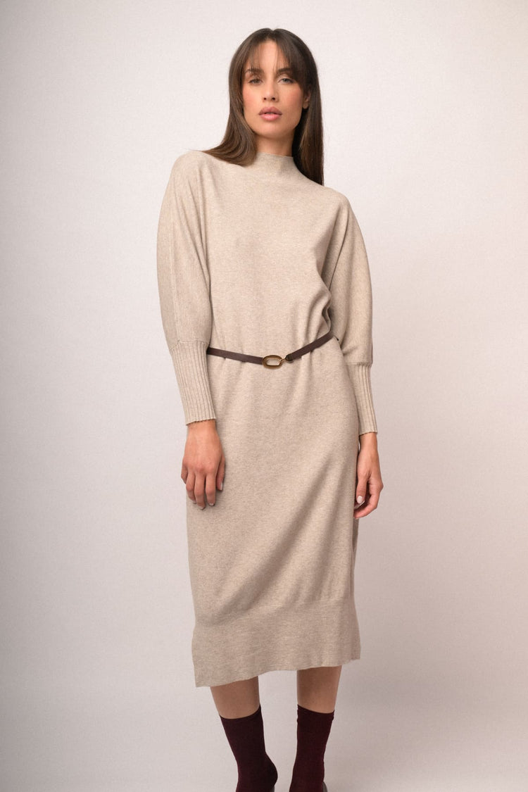 Abito midi e oversize in maglia tortora con cintura