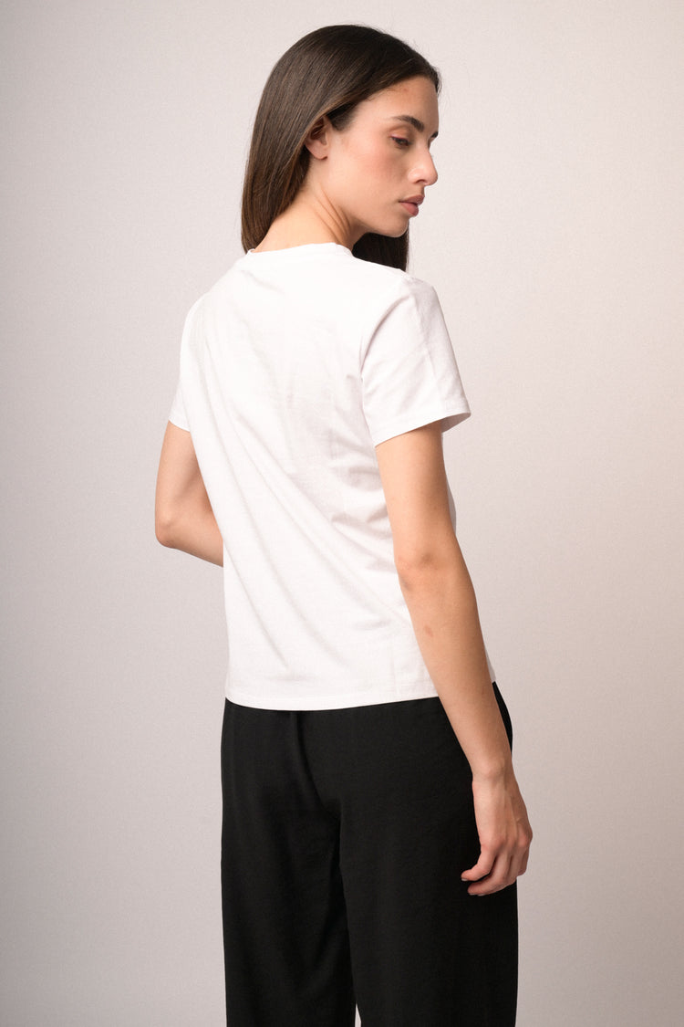 T-shirt bianca con ricamo cut-out LOVE