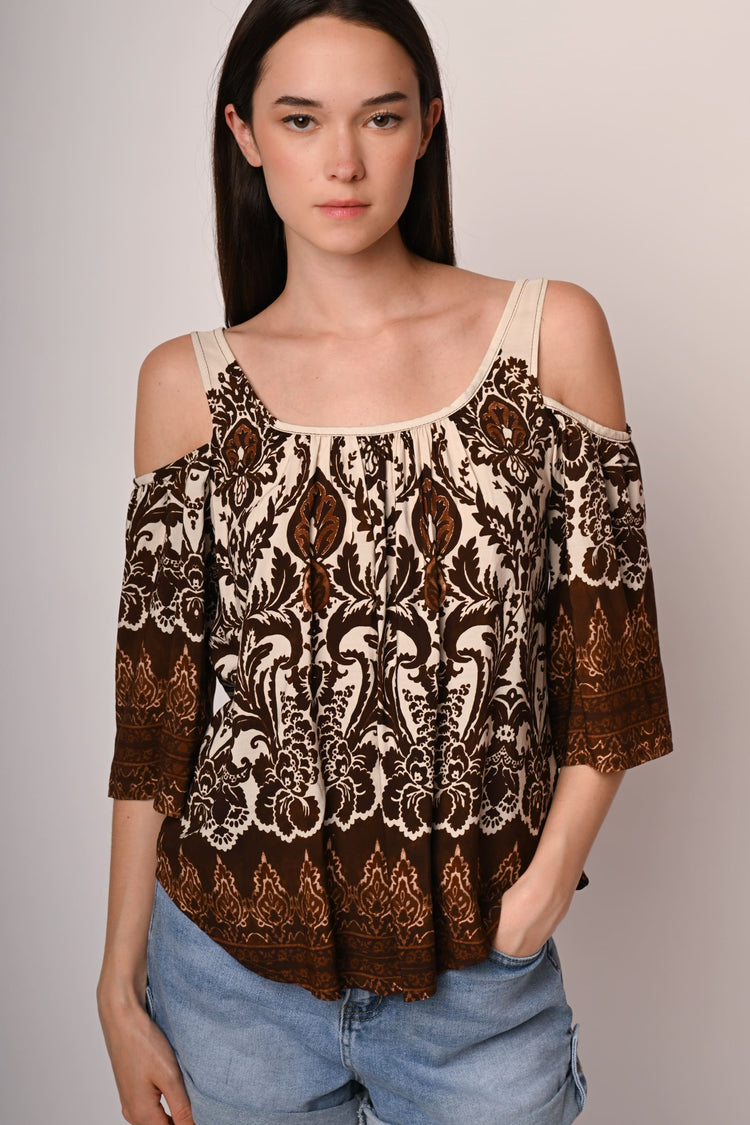 Top a stampa etnica con cut-outs