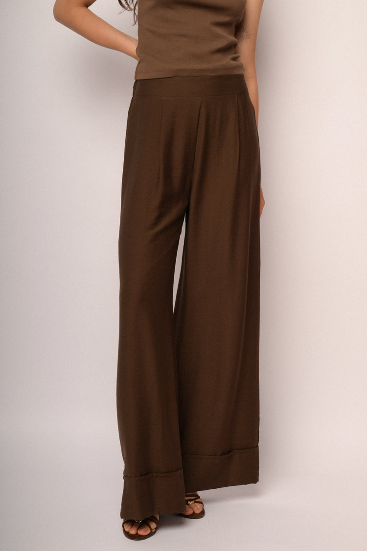 Pantaloni palazzo marroni con risvolto
