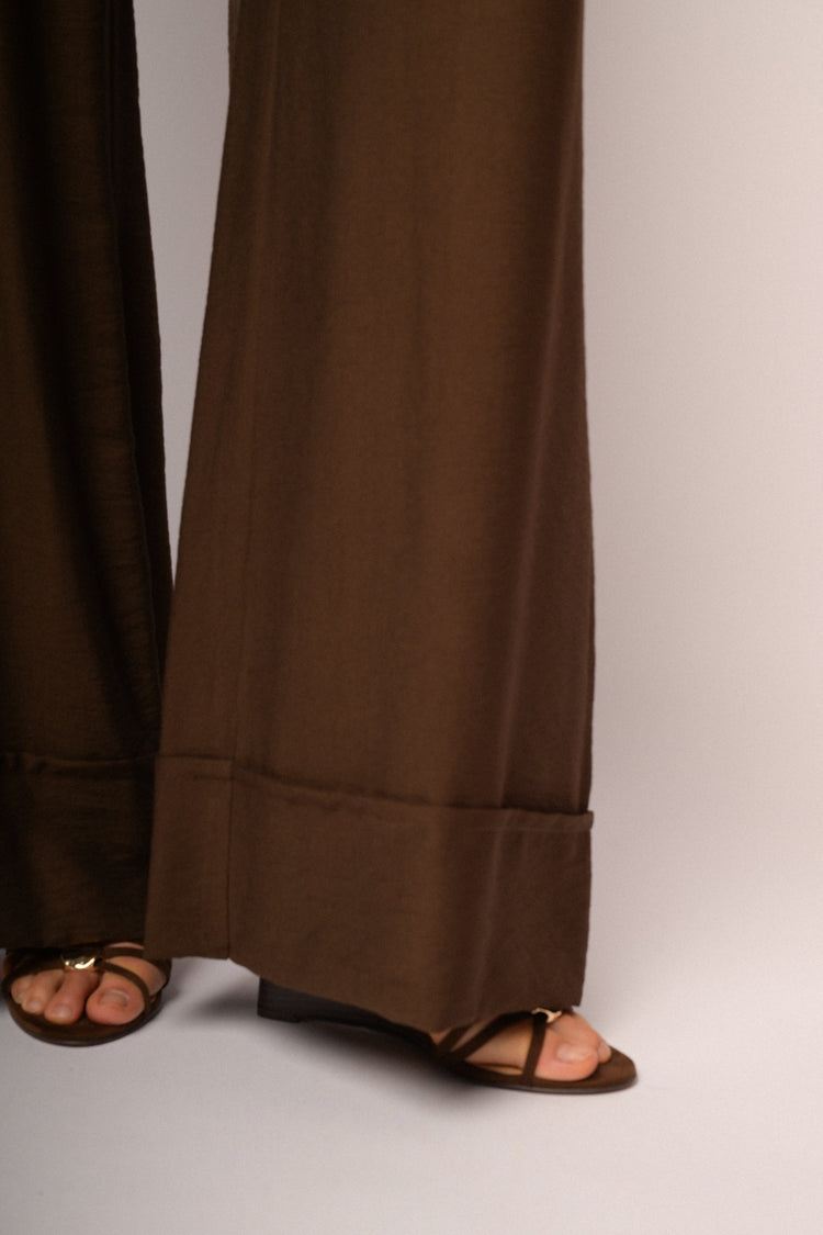 Pantaloni palazzo marroni con risvolto