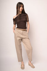 Pantaloni chino in cotone beige con cintura intrecciata