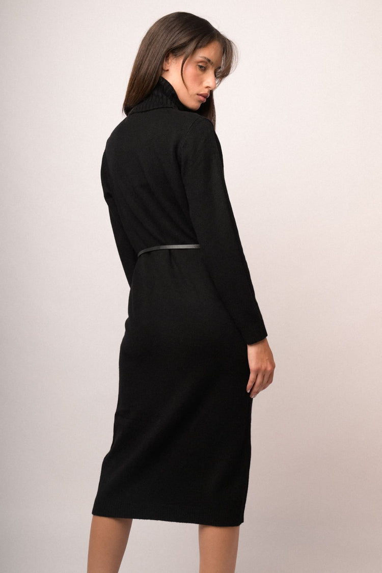 Abito midi in maglia nera con collo alto e cintura