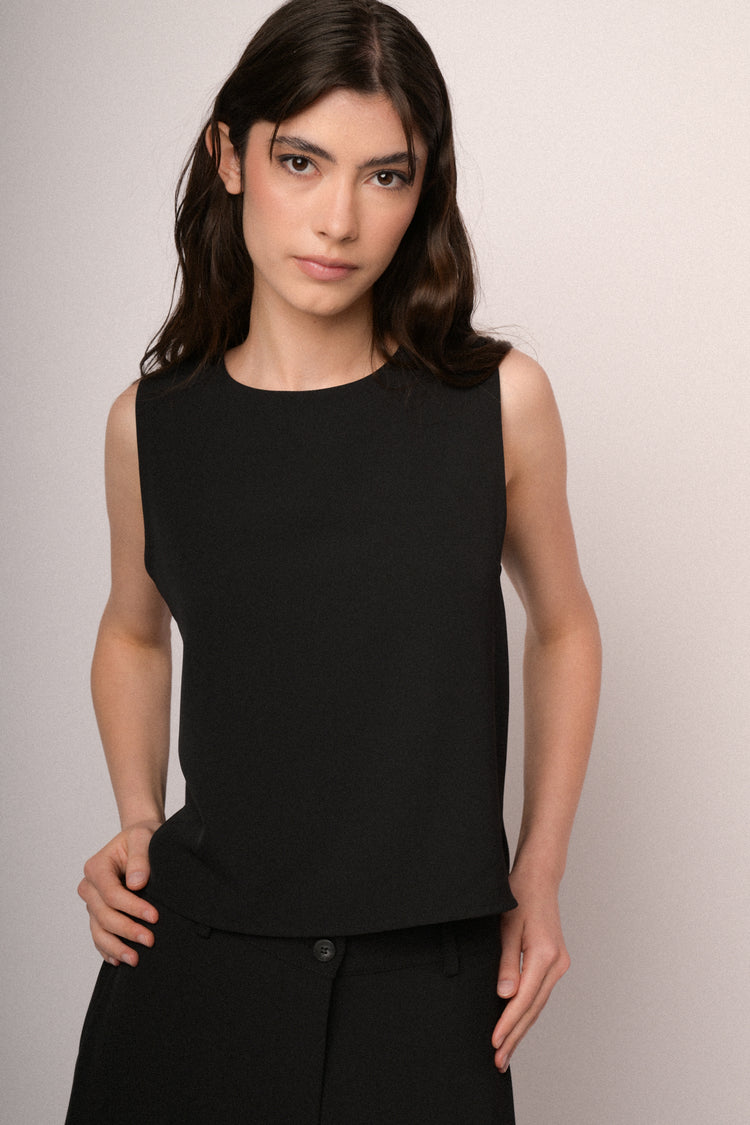 Top crop e fluente nero
