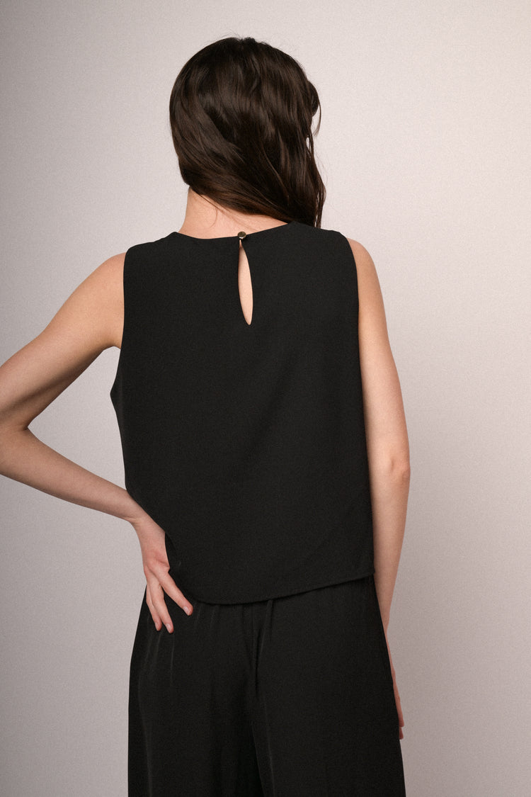 Top crop e fluente nero