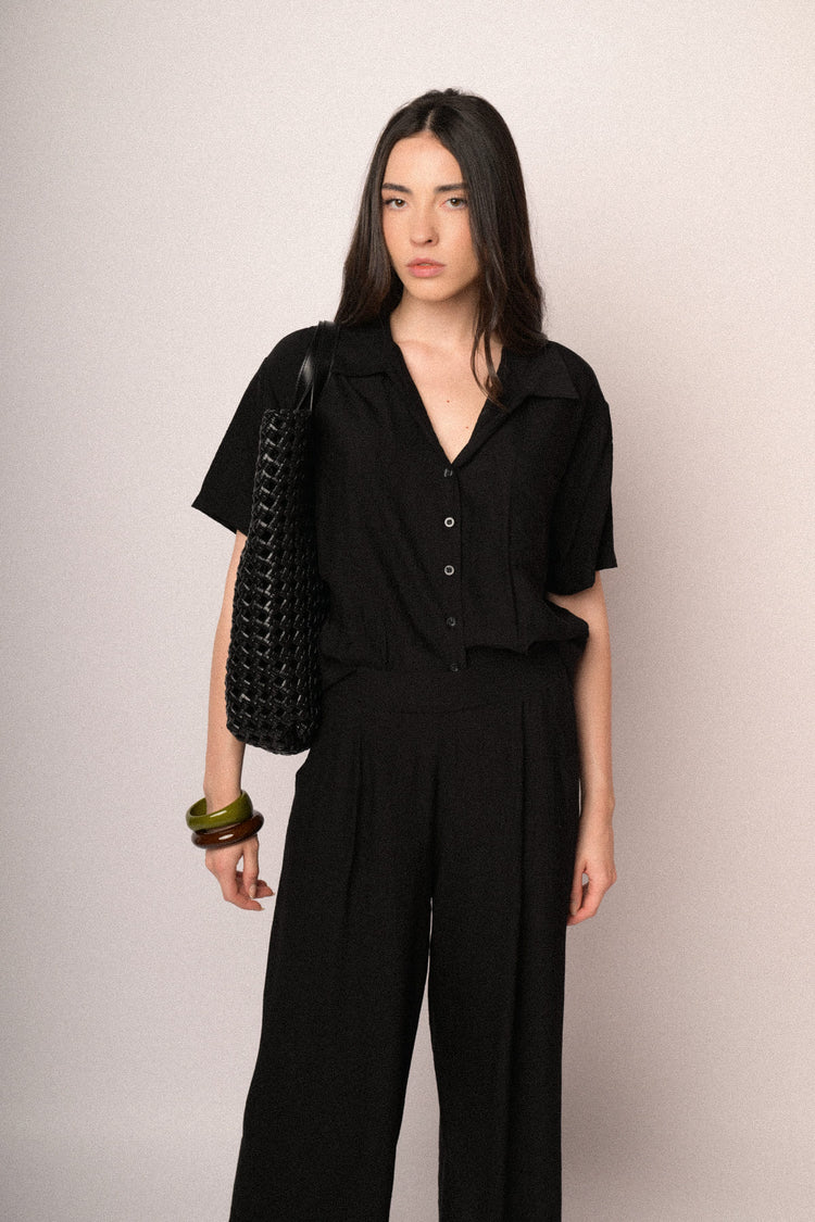 Pantaloni crop in viscosa stropicciata neri
