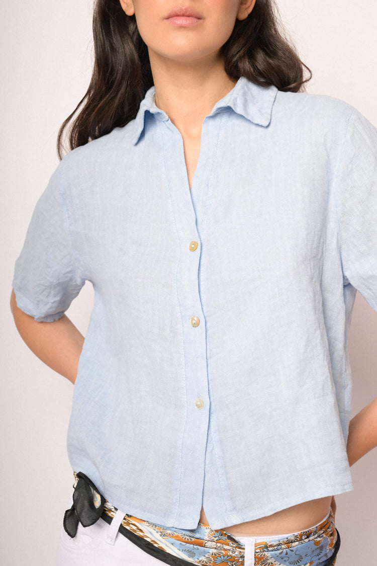 Camicia cropped in lino azzurra