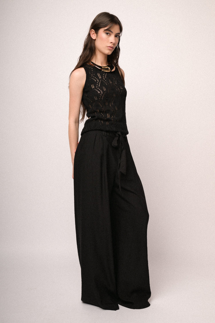 Pantaloni palazzo in viscosa nera con cintura