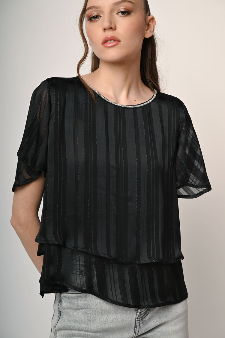 Top doppiato in georgette con strass
