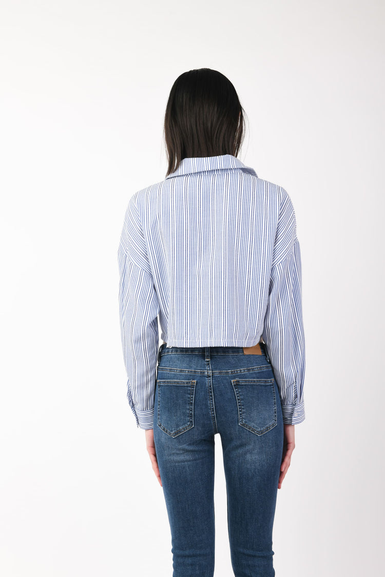 Camicia cropped riga con tascone