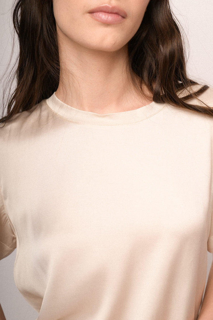 T-shirt in raso di viscosa beige