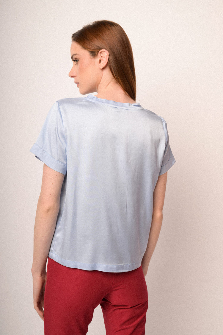 T-shirt in raso di viscosa celeste