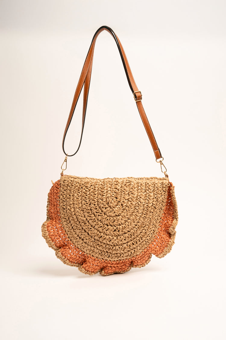Borsa a mezzaluna in paglia beige con volant