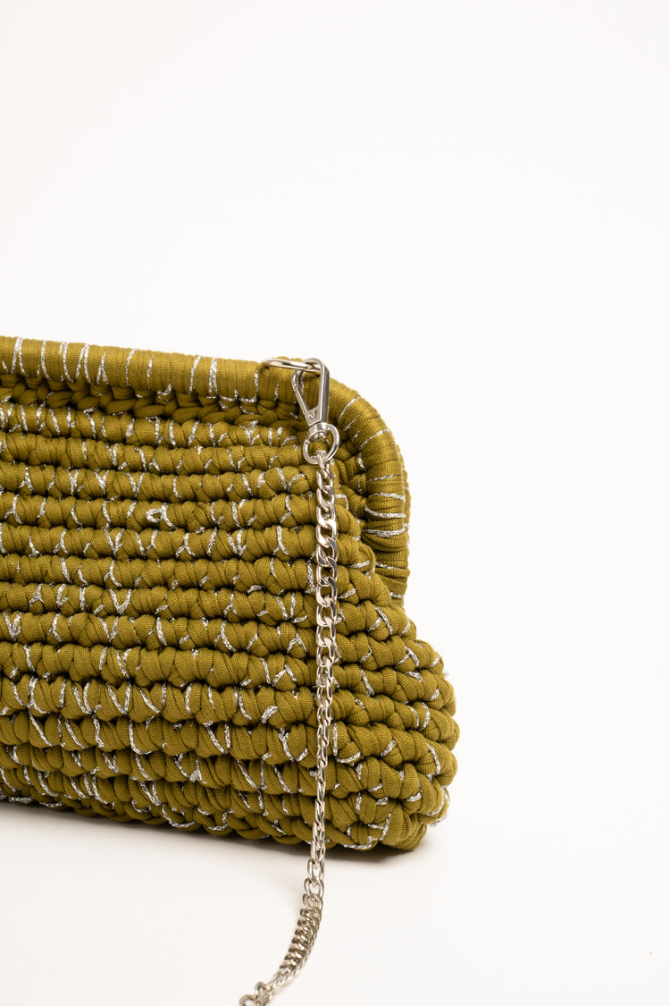 Clutch in tessuto intrecciato verde oliva e fili lurex