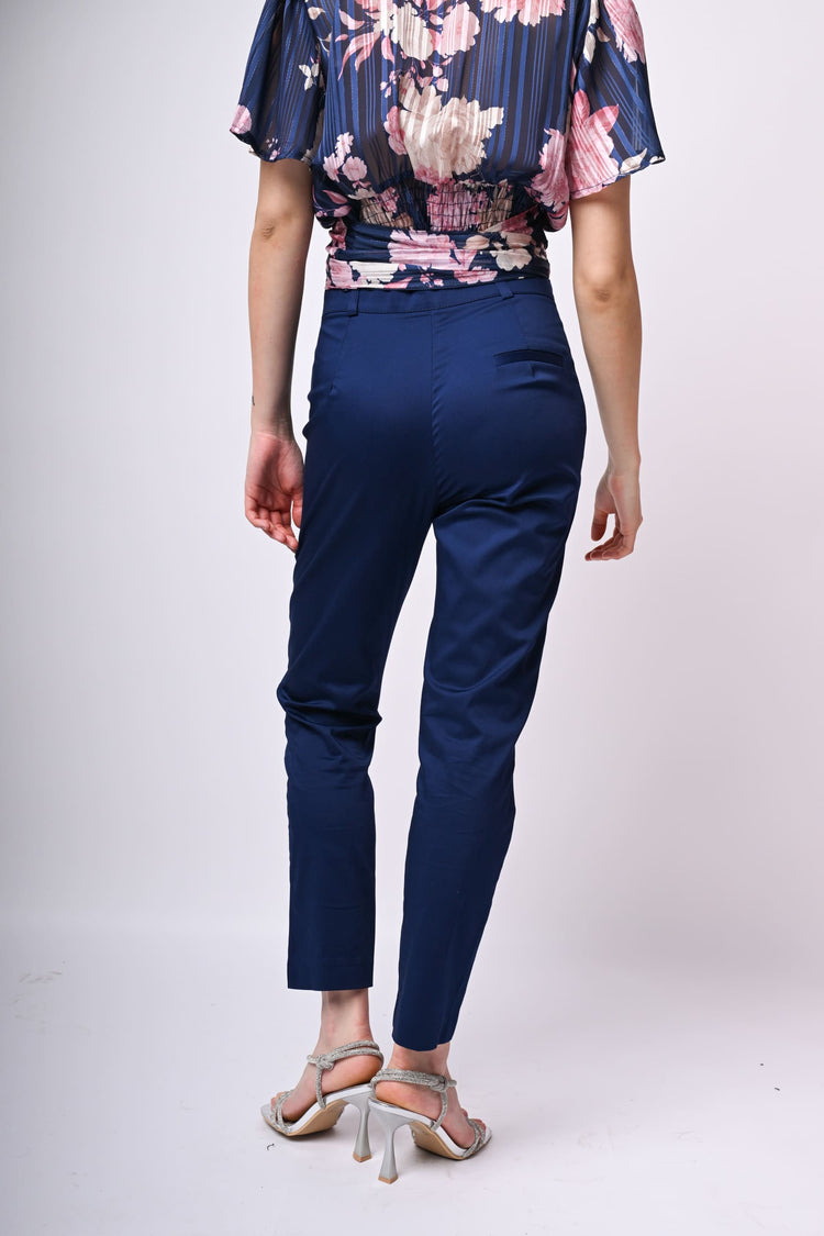Pantaloni slim-fit con impuntura