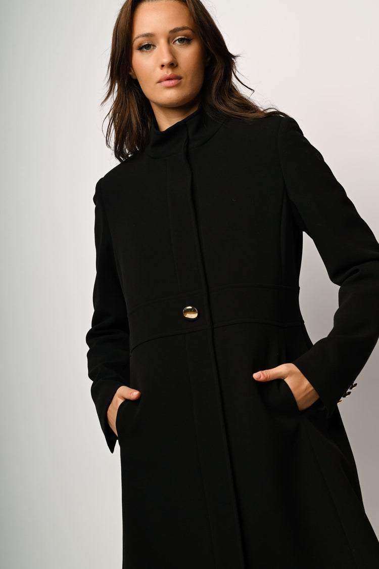 Cappotto con bottone gioiello