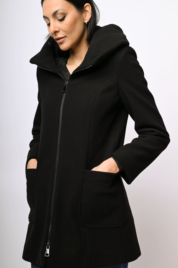 Cappotto con cappuccio e zip