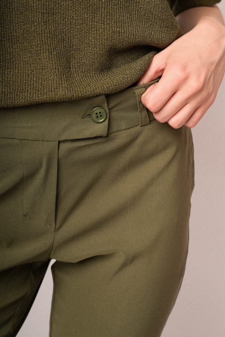 Pantaloni slim-fit misto viscosa verde oliva