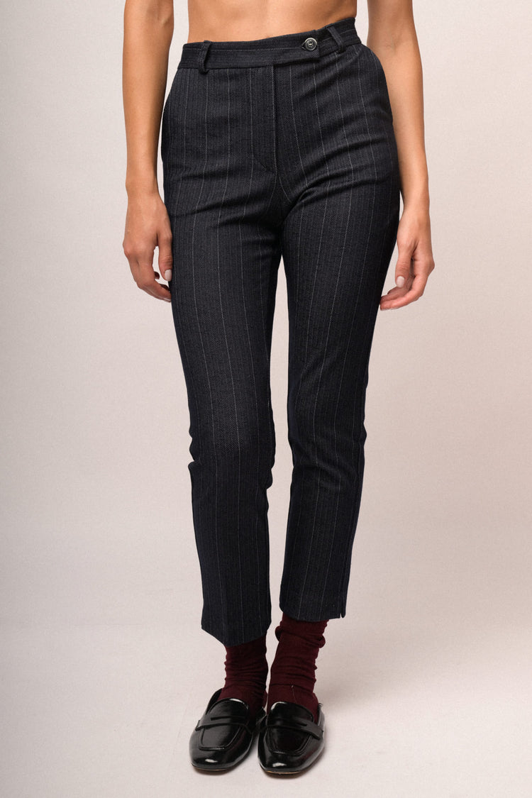 Pantaloni slim-fit con motivo gessato blu