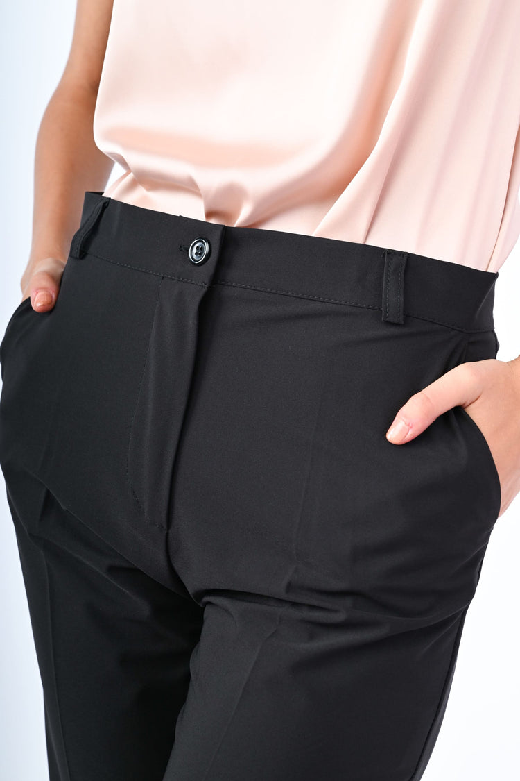 Pantaloni a gamba svasata