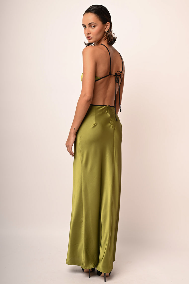 Abito lungo in raso con cut-out