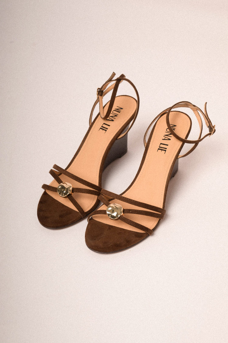 Sandali con zeppa in faux suede testa di moro