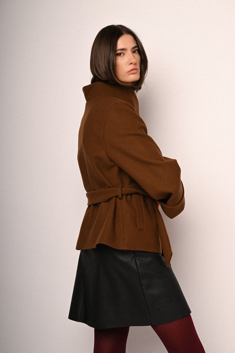 Cappotto corto con cintura
