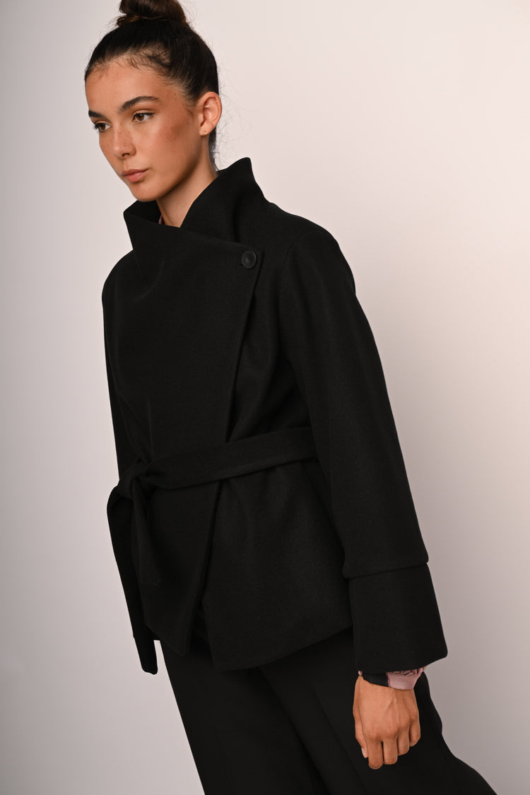 Cappotto corto con cintura