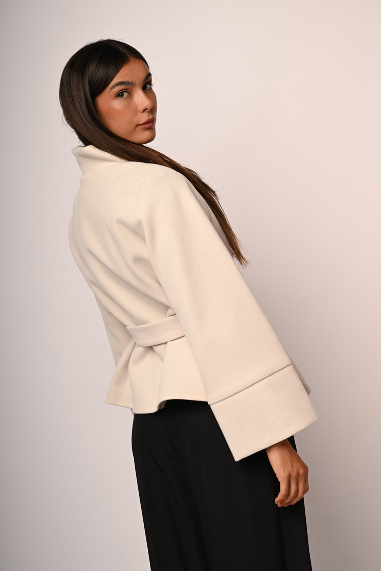Cappotto corto con cintura