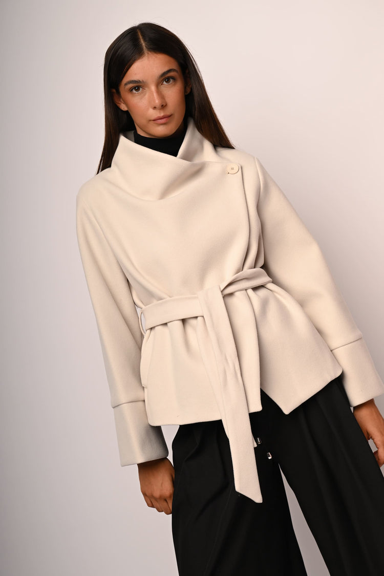Cappotto corto con cintura