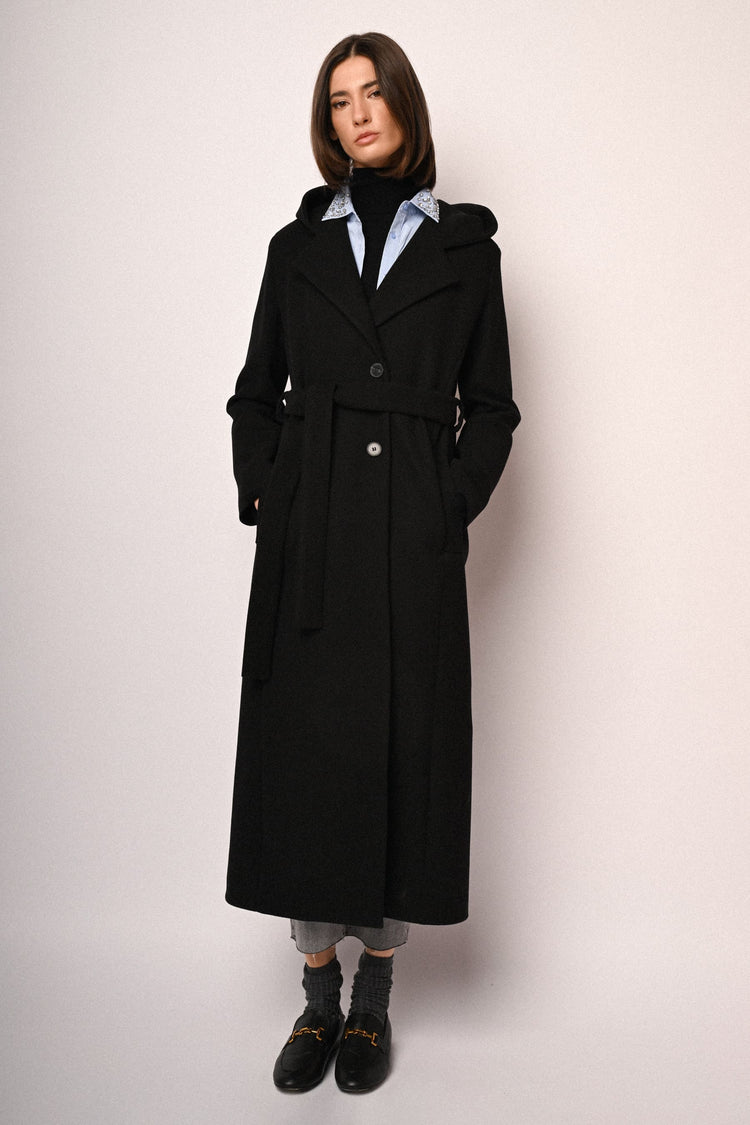 Cappotto lungo con cappuccio e cintura