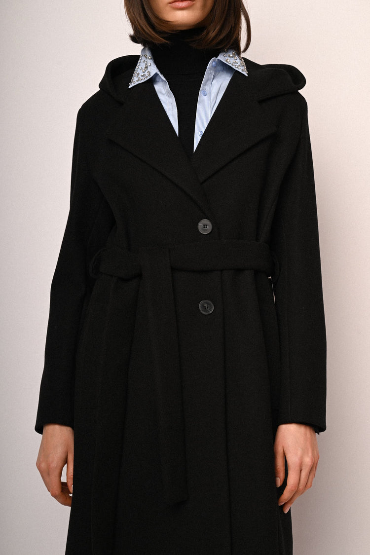 Cappotto lungo con cappuccio e cintura