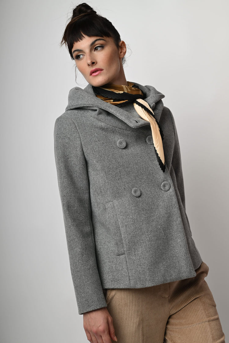 Cappotto doppiopetto corto con cappuccio