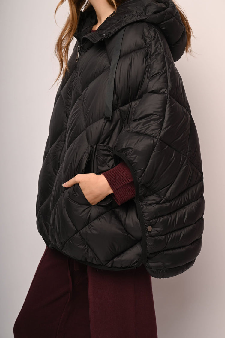 Piumino oversize a cappa