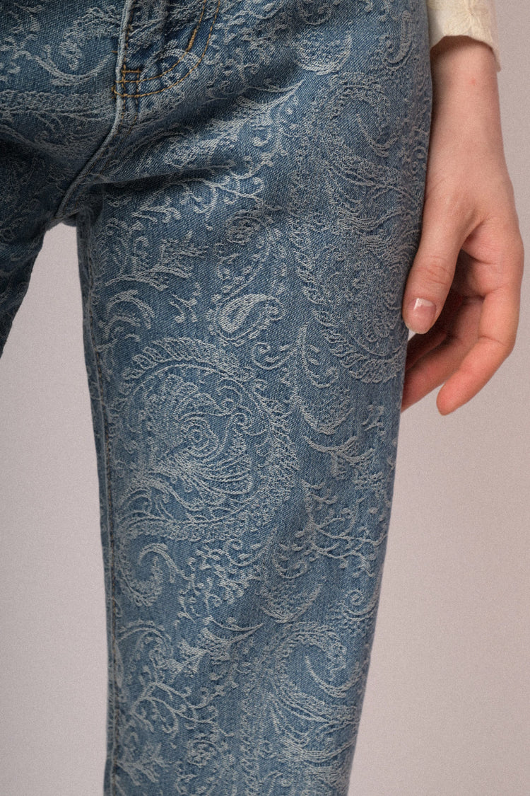 Jeans barrel-leg con motivo paisley azzurro
