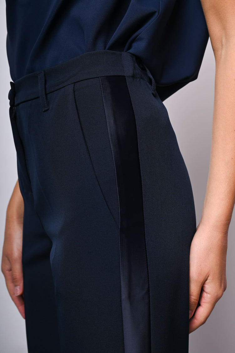 Pantaloni stile smoking