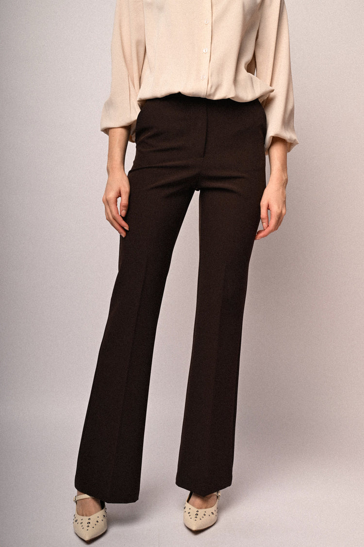 Pantaloni a gamba svasata cioccolato