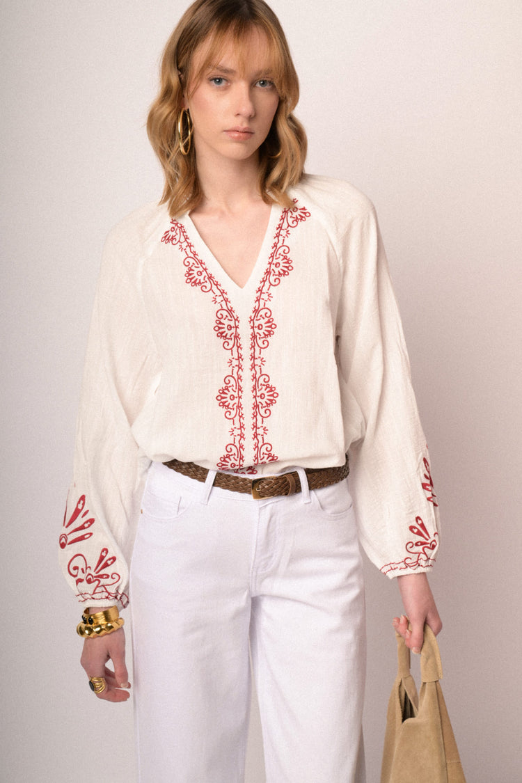 Blusa bianca in cotone e viscosa con ricami rossi