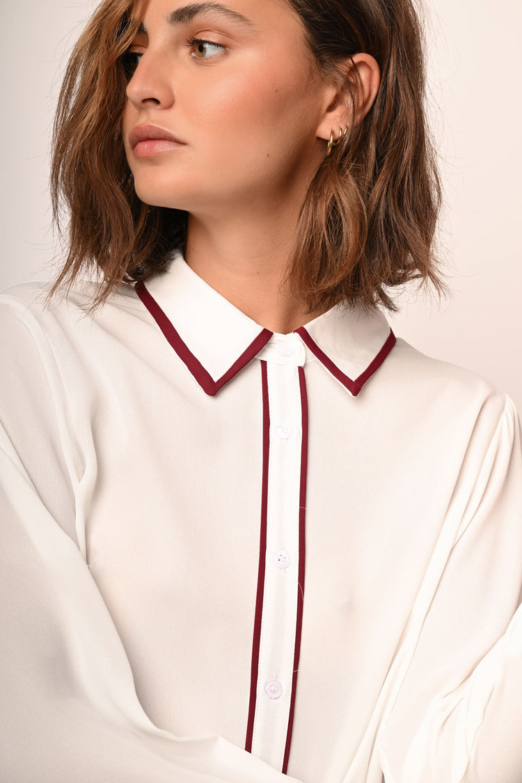 Camicia con profili a contrasto